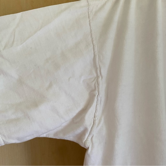 Graphic T-shirt - Picture 11 of 13